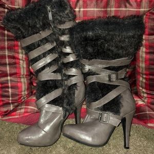 Just fabulous Fur Boots 👢 side zip up